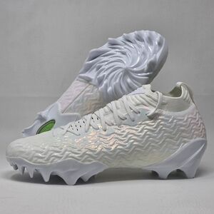 Under Armour Spotlight Pro Men Sz 10 White Iridescent Clone Football 3028200-100